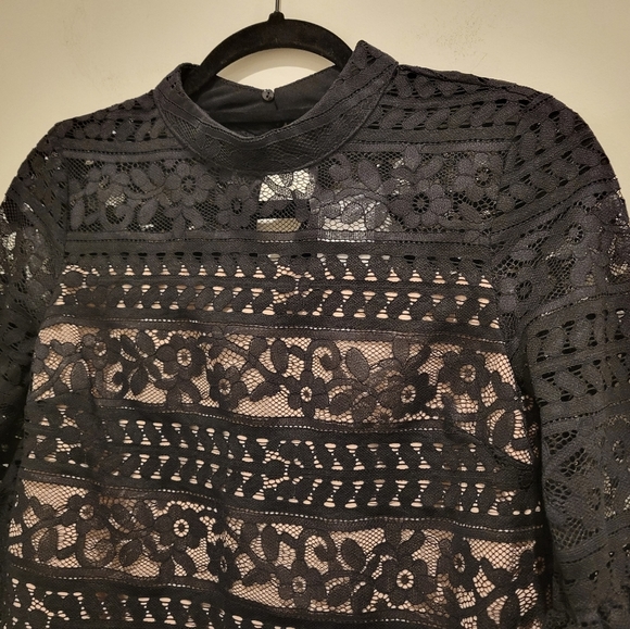 NEW English Factory S Top Black Floral Lace Embroidered Bell Sleeves Blouse - Picture 4 of 9